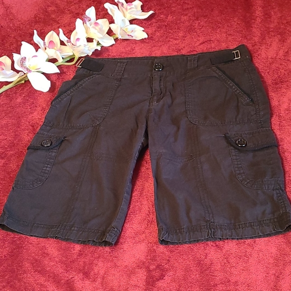 Fashion Exit Cargo Shorts - Picture 3 of 14